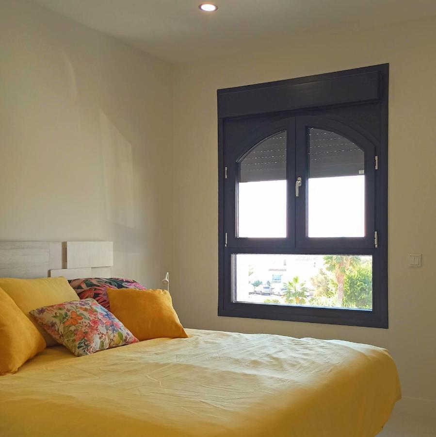 La Paloma Beach Apartment With Pool By Casa Del Sol Hr Манилва Экстерьер фото