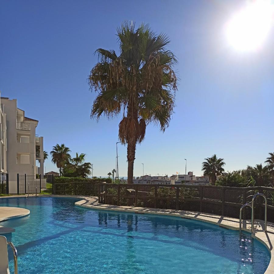 La Paloma Beach Apartment With Pool By Casa Del Sol Hr Манилва Экстерьер фото