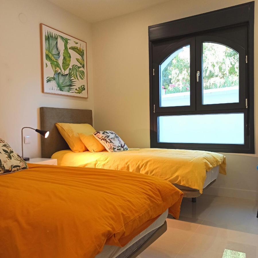 La Paloma Beach Apartment With Pool By Casa Del Sol Hr Манилва Экстерьер фото